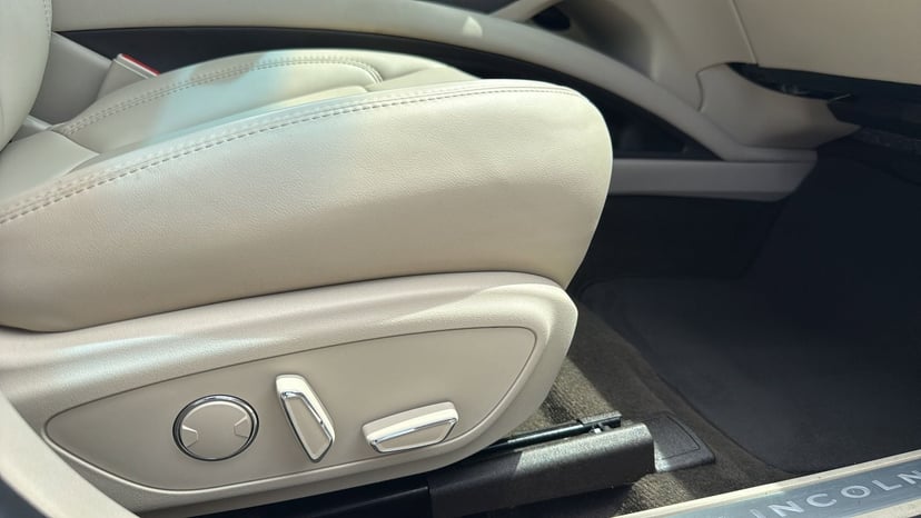2019 Lincoln MKZ - Image 22