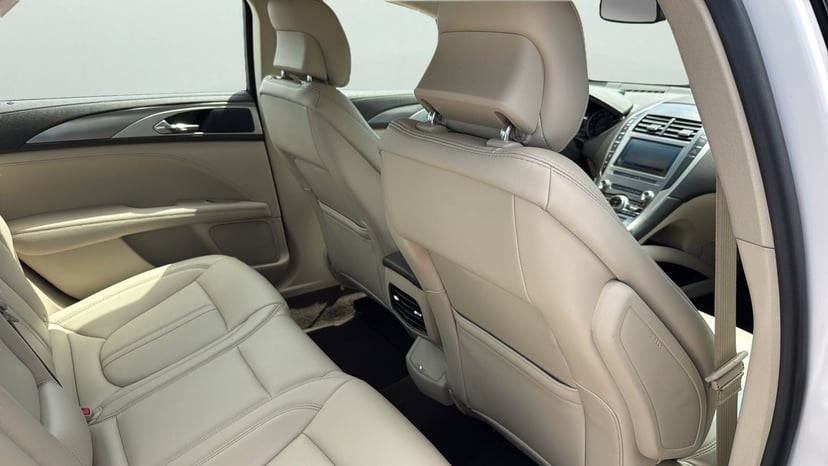 2019 Lincoln MKZ - Image 26