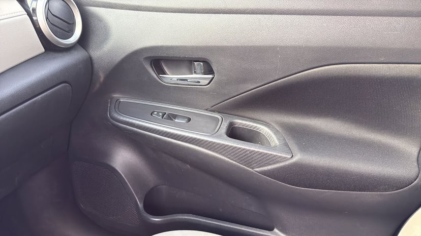 2021 Nissan Versa - Image 16