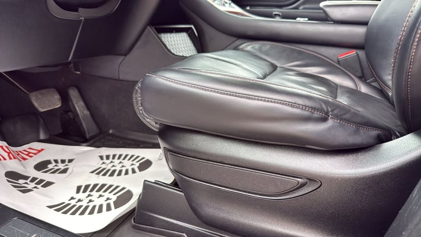 2020 Lincoln Aviator - Image 10