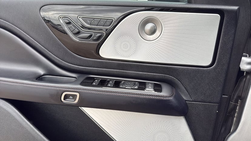 2020 Lincoln Aviator - Image 11
