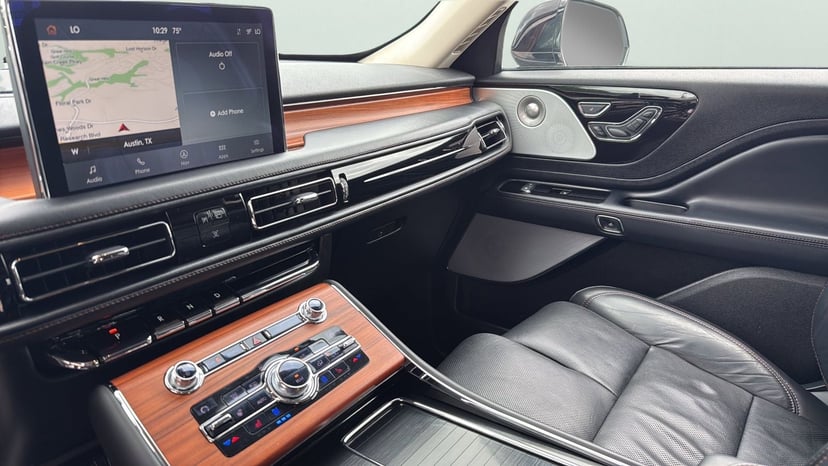 2020 Lincoln Aviator - Image 19