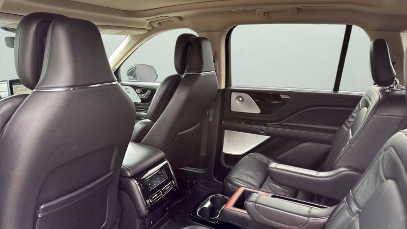 2020 Lincoln Aviator - Image 28