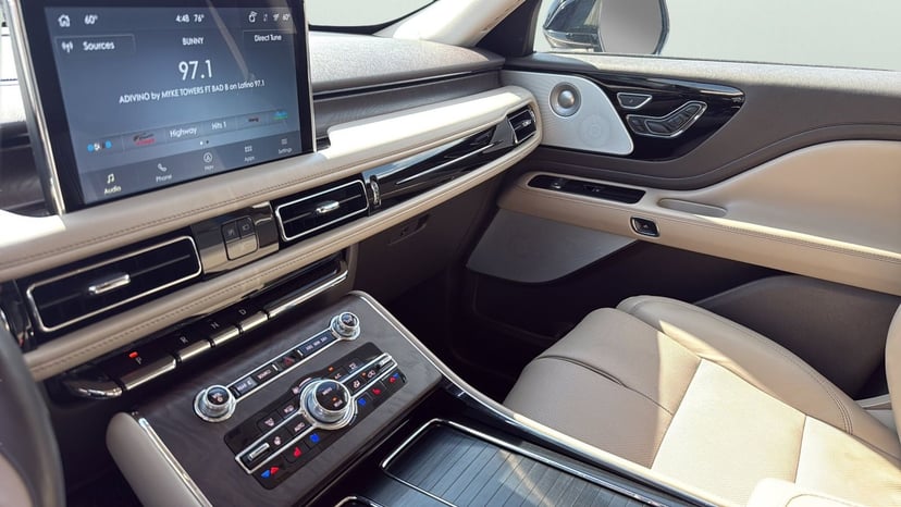 2021 Lincoln Aviator - Image 19