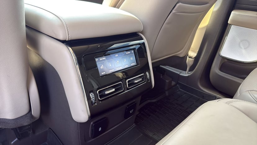 2021 Lincoln Aviator - Image 27