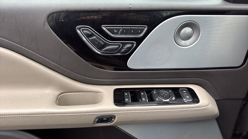 2021 Lincoln Aviator - Image 10