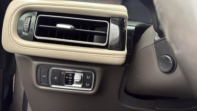 2021 Lincoln Aviator - Image 16