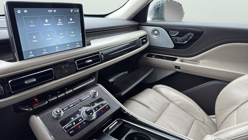 2021 Lincoln Aviator - Image 18