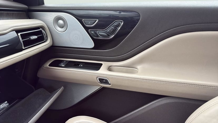 2021 Lincoln Aviator - Image 22