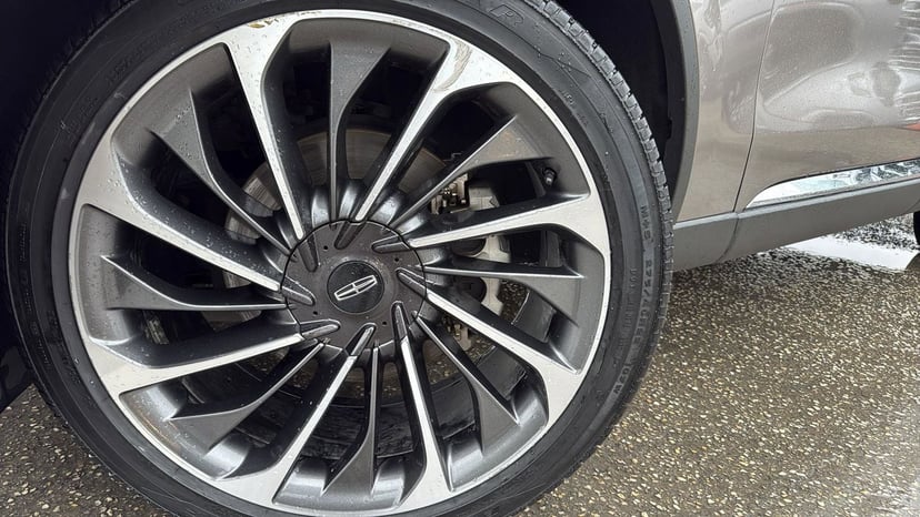 2021 Lincoln Aviator - Image 7