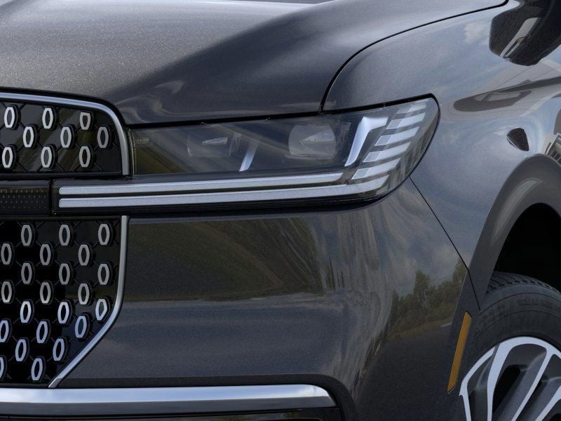2026 Lincoln Navigator - Image 18