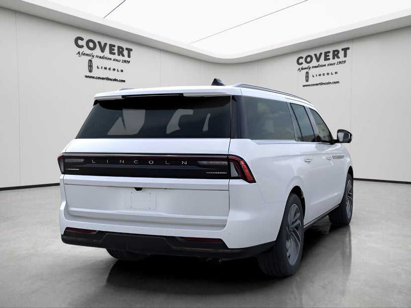 2026 Lincoln Navigator L - Image 8
