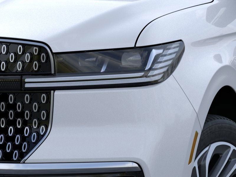 2026 Lincoln Navigator L - Image 18