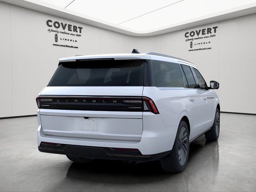 2026 Lincoln Navigator L - Image 8