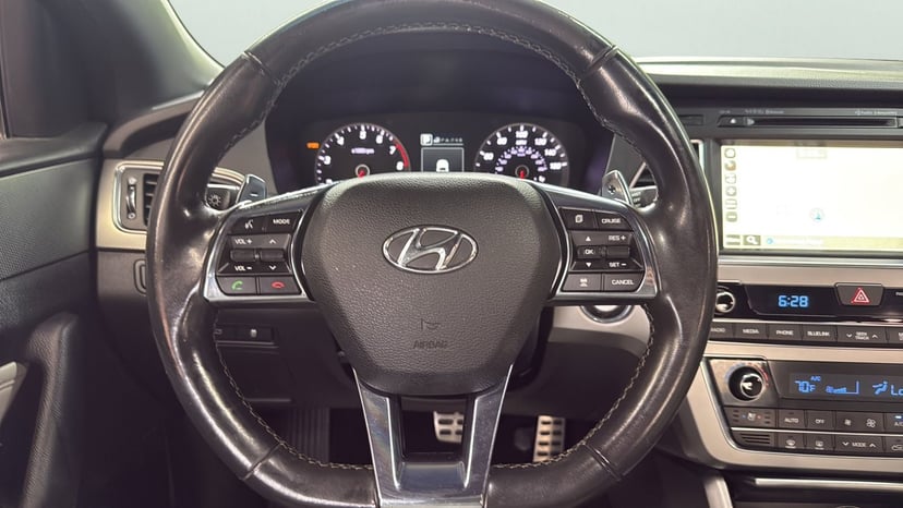 2015 Hyundai Sonata - Image 13