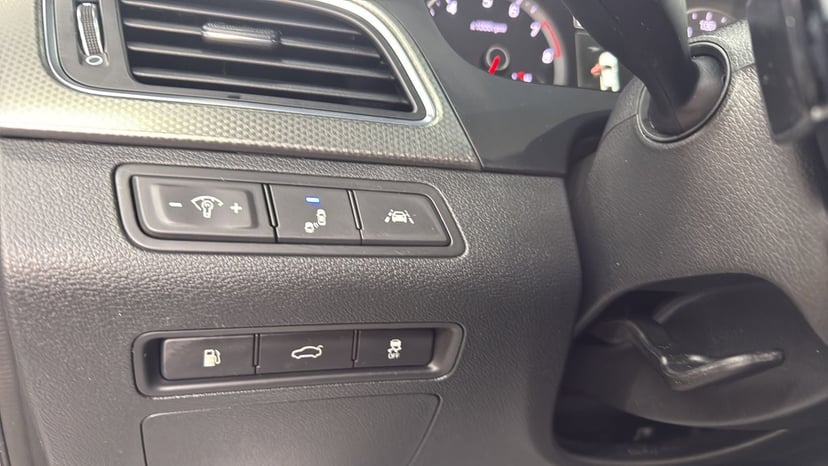 2015 Hyundai Sonata - Image 16