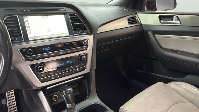 2015 Hyundai Sonata - Image 18