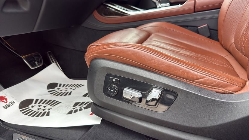 2019 BMW X7 - Image 10