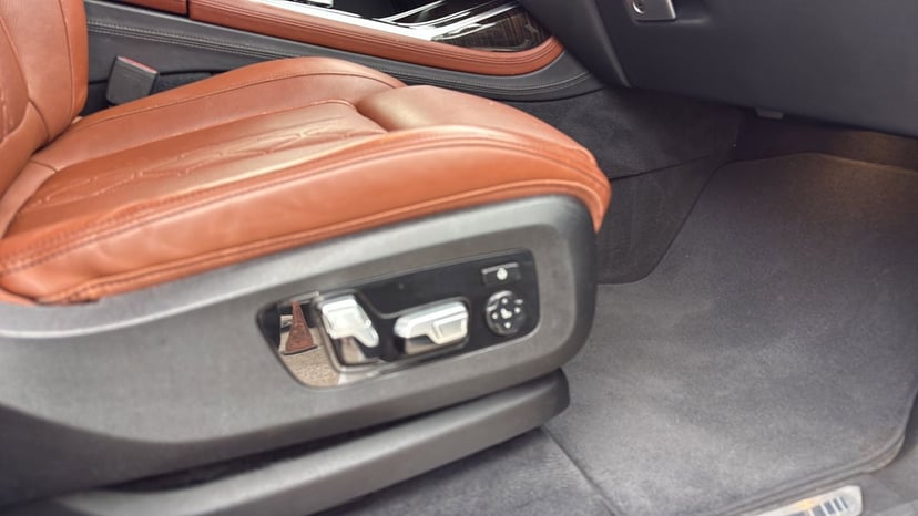 2019 BMW X7 - Image 24