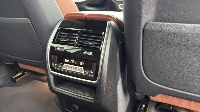 2019 BMW X7 - Image 27