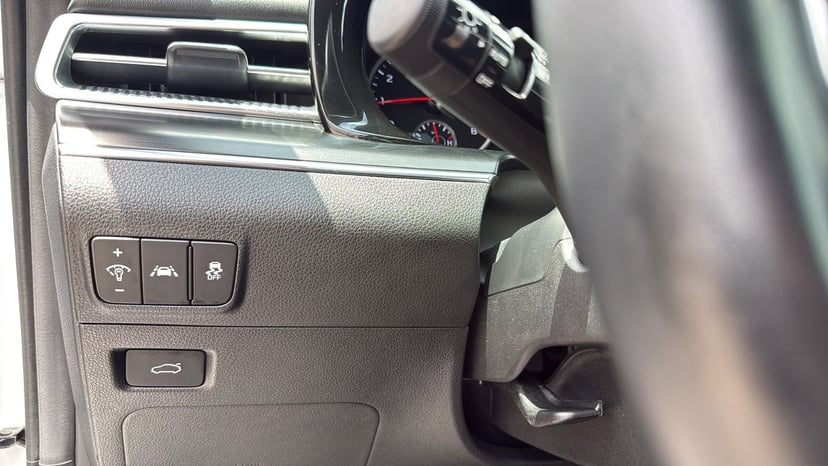 2024 Kia K5 - Image 17