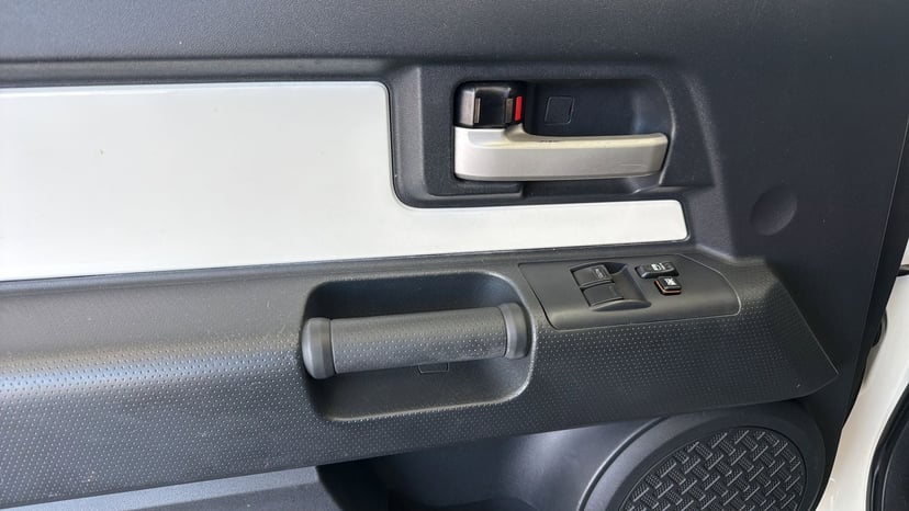 2011 Toyota FJ Cruiser - Image 6