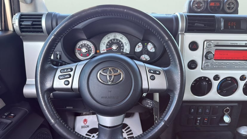 2011 Toyota FJ Cruiser - Image 9