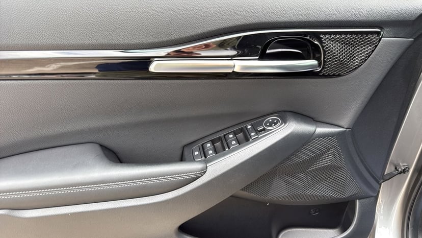 2025 Kia Seltos - Image 11