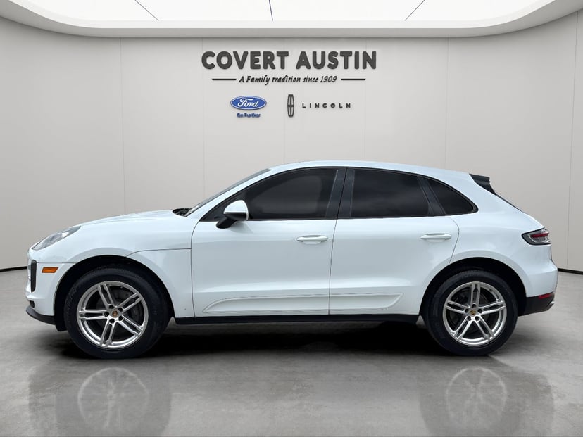 2020 Porsche Macan - Image 30