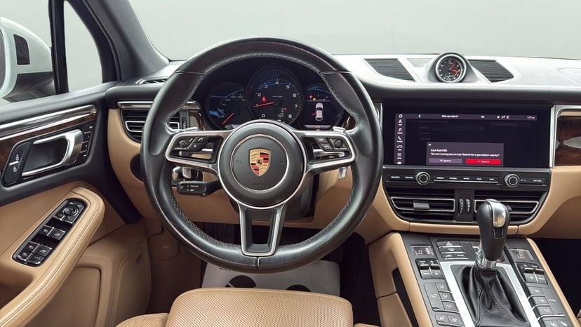 2020 Porsche Macan - Image 38