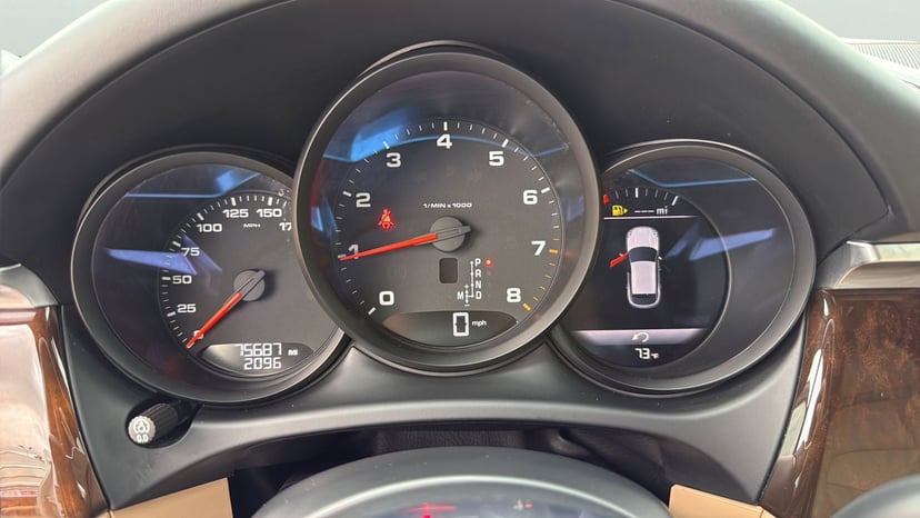 2020 Porsche Macan - Image 39