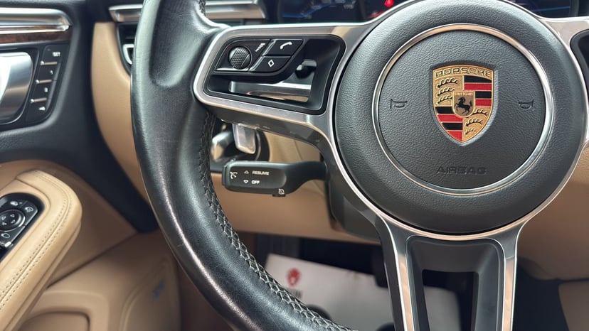 2020 Porsche Macan - Image 42