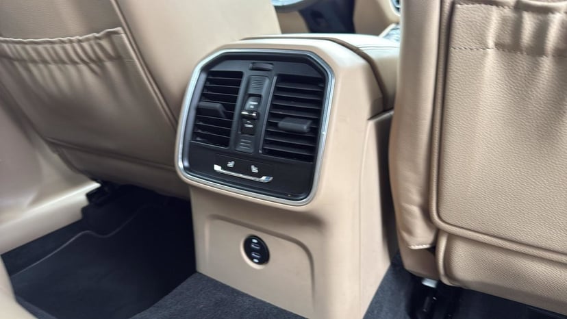 2020 Porsche Macan - Image 6