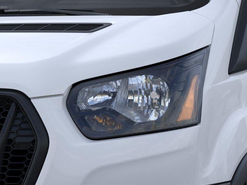 2025 Ford Transit - Image 17