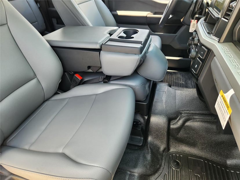 2025 Ford Super Duty F-350 - Image 11