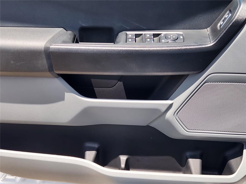 2025 Ford Super Duty F-350 - Image 17