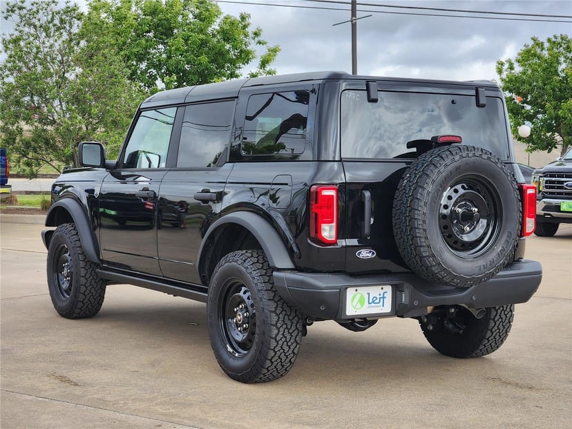 2026 Ford Bronco - Image 2