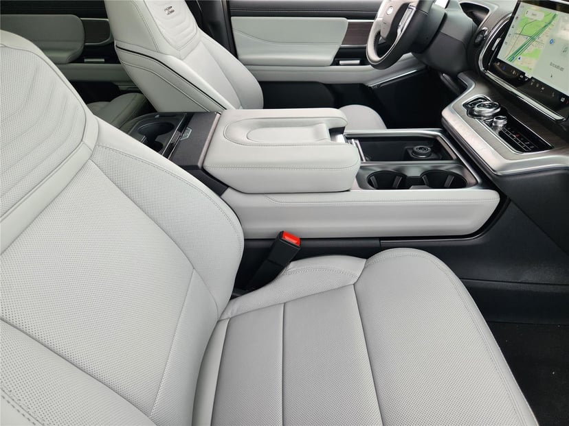 2025 Ford Expedition Max - Image 9