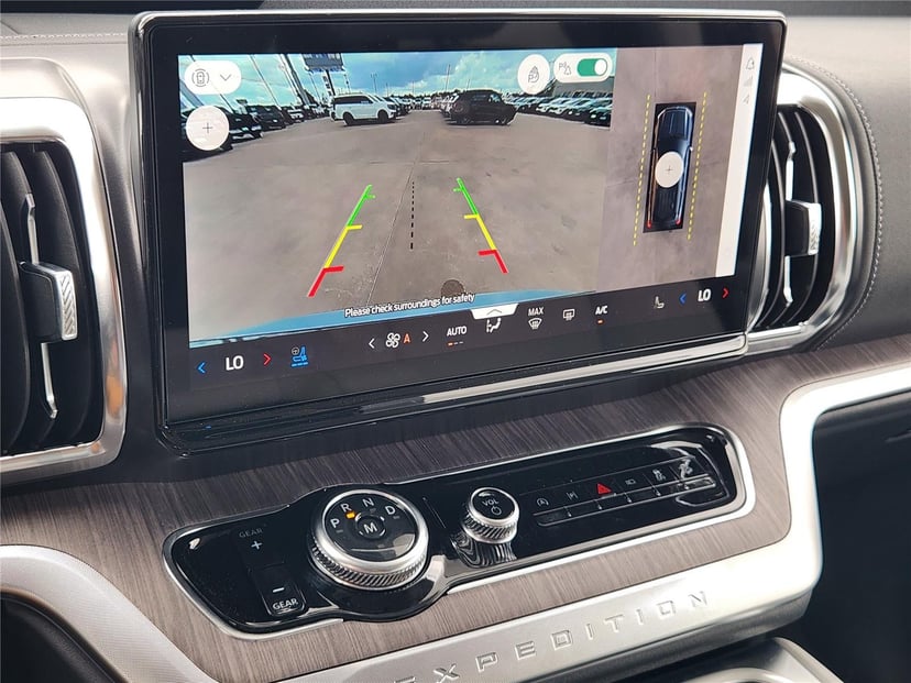 2025 Ford Expedition Max - Image 12