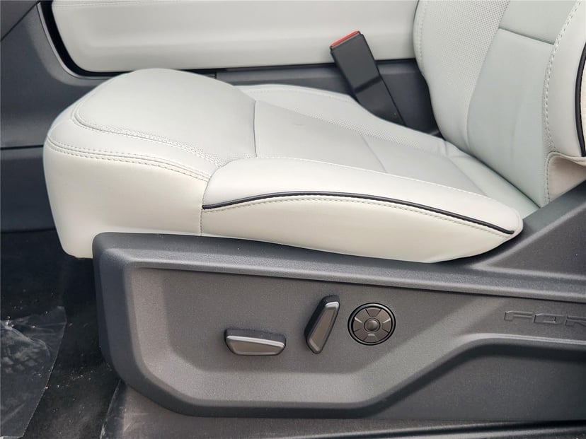 2025 Ford Expedition Max - Image 17