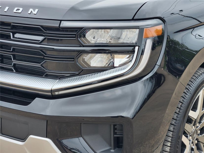 2025 Ford Expedition Max - Image 4
