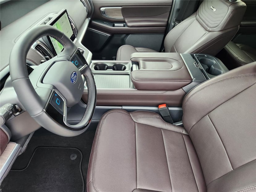 2025 Ford Expedition Max - Image 8