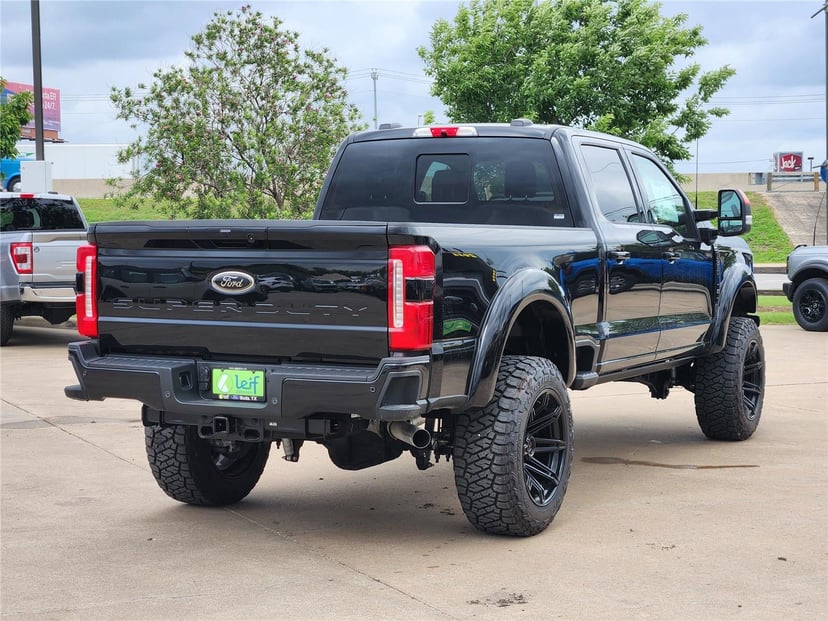 2025 Ford Super Duty F-250 - Image 11