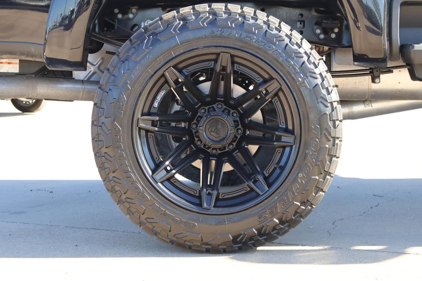 2025 Ford Super Duty F-250 - Image 12
