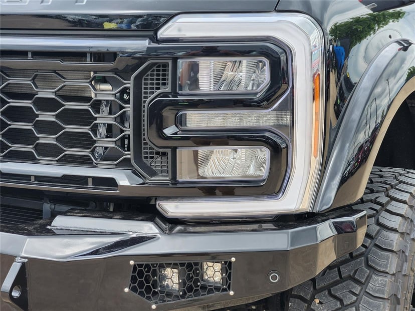 2025 Ford Super Duty F-250 - Image 14