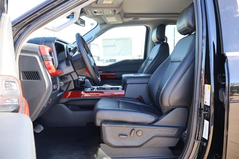 2025 Ford Super Duty F-250 - Image 19