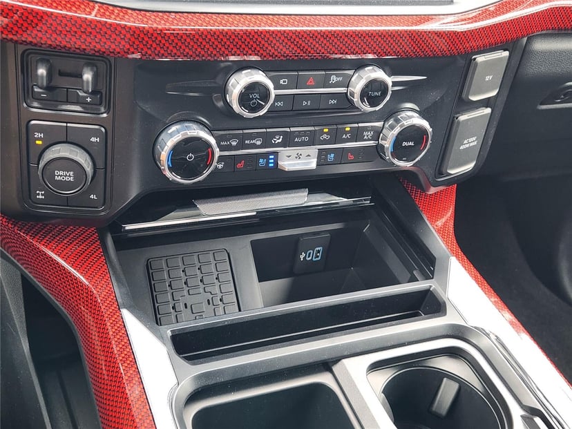 2025 Ford Super Duty F-250 - Image 41