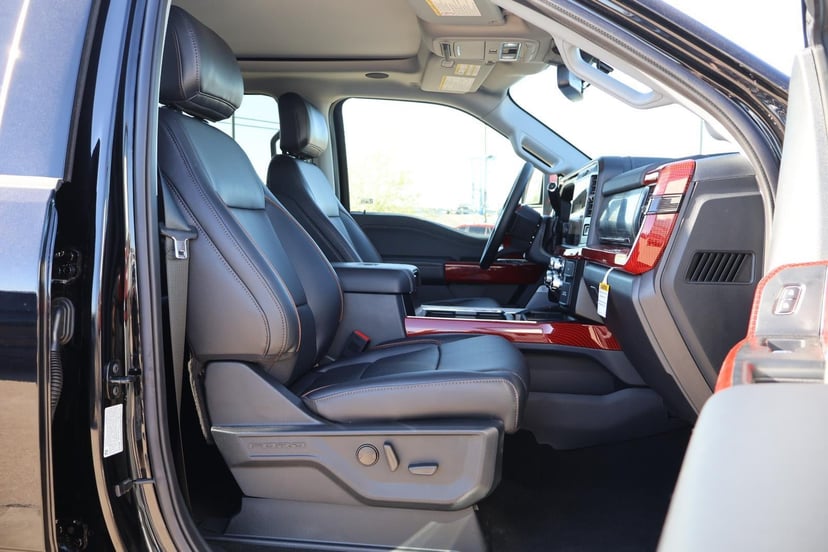 2025 Ford Super Duty F-250 - Image 60