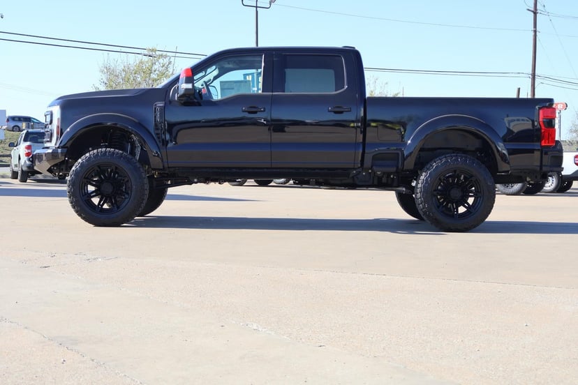 2025 Ford Super Duty F-250 - Image 6