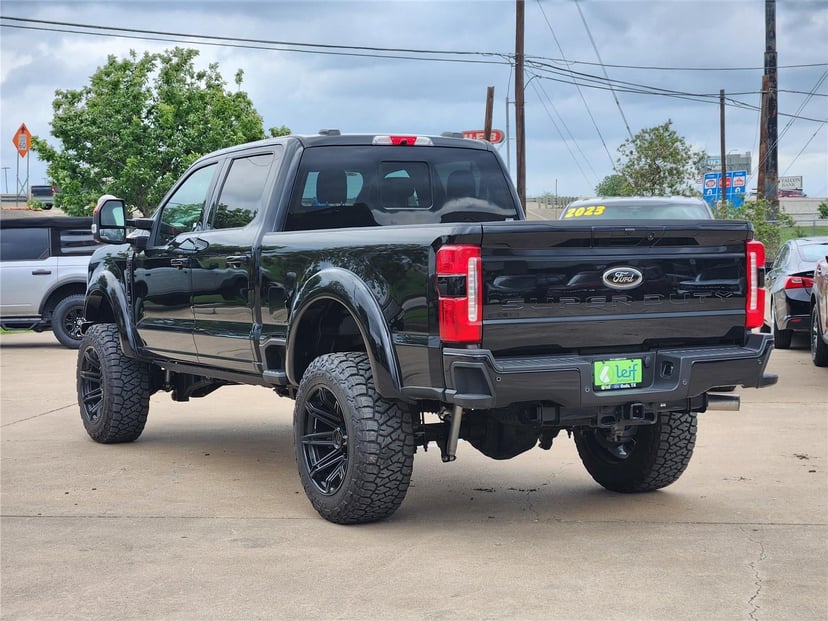 2025 Ford Super Duty F-250 - Image 8